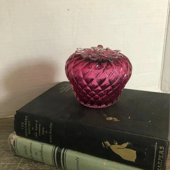 Vintage Strawberry Glass  Paperweight - Picture 1 of 9